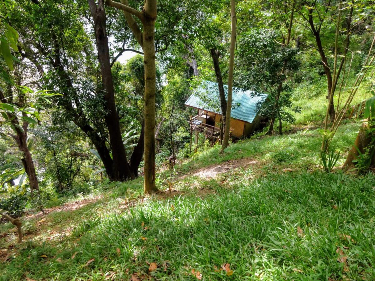 Camp Talusi Hilltop Overlooking El Nido Bagian luar foto